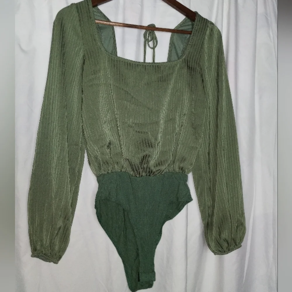Peach Love California Olive Green Bodysuit Poet Sleeves Scandi Baddie Party SM